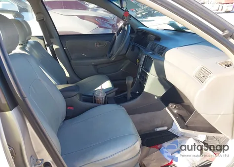 2001 Toyota Camry Ce z USA, uszkodzony, nr VIN 4T1BG22K61U107414